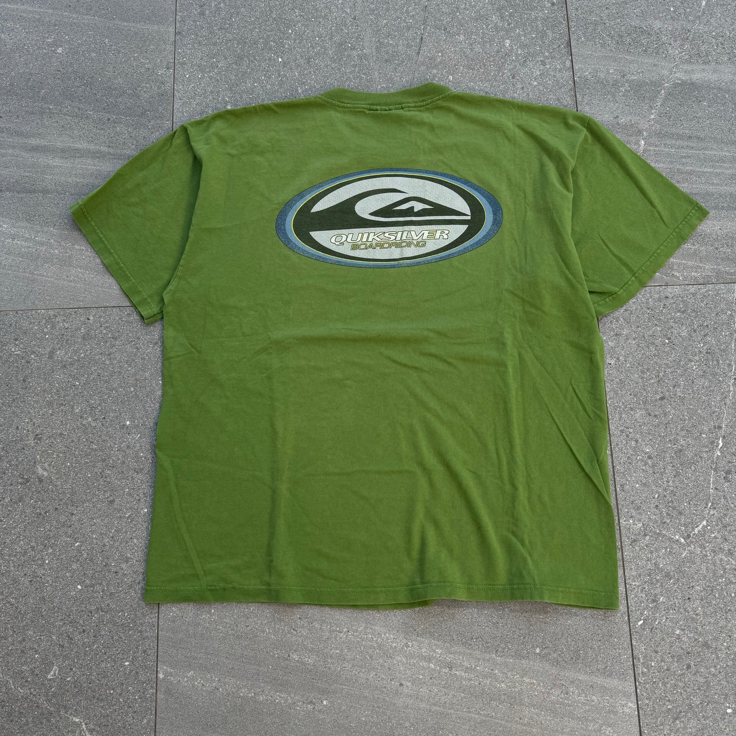 absolutely gorgeous 90s quiksilver tee - XL