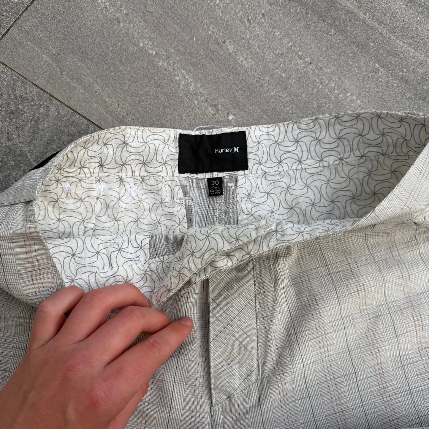 tasteful hurley plaids - 32”