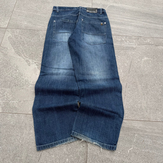 clean southpoles - 32x32”