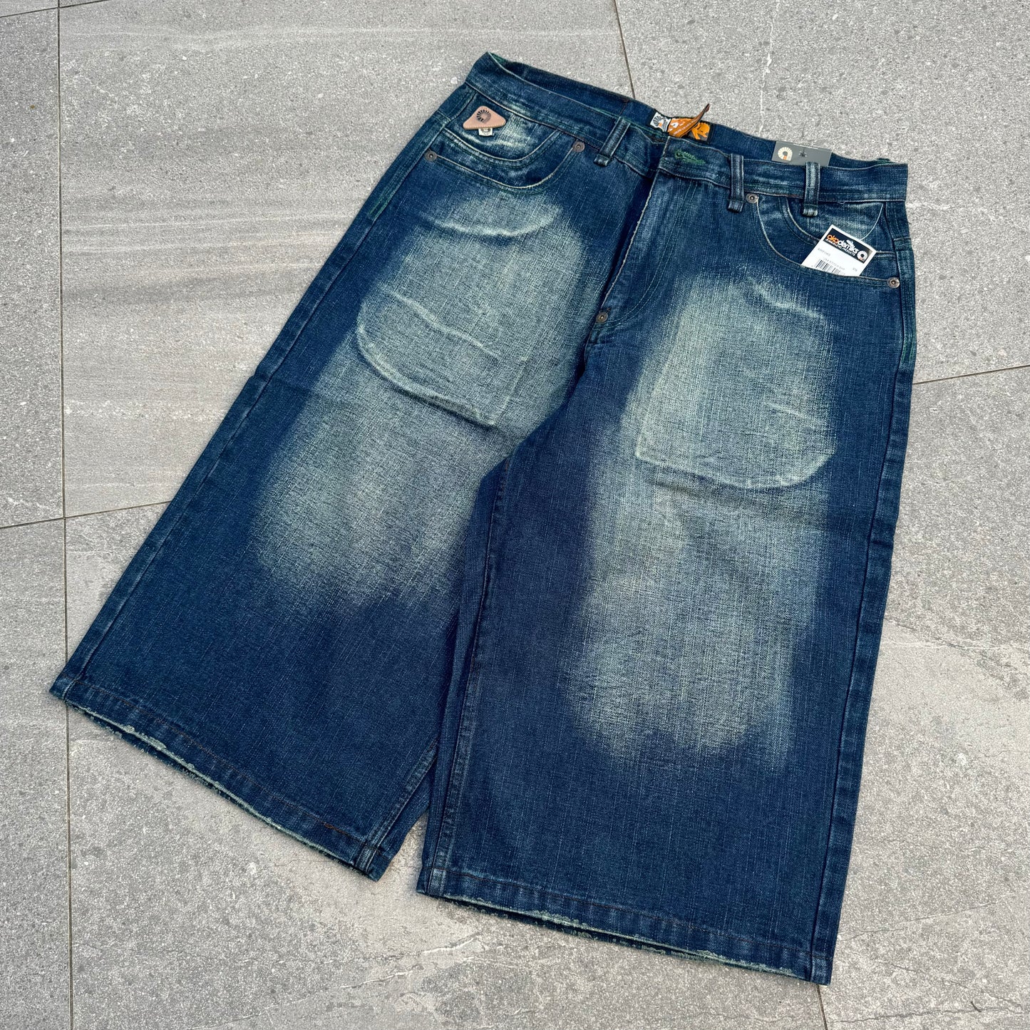 grail akademiks jorts - sizes 34-40” available