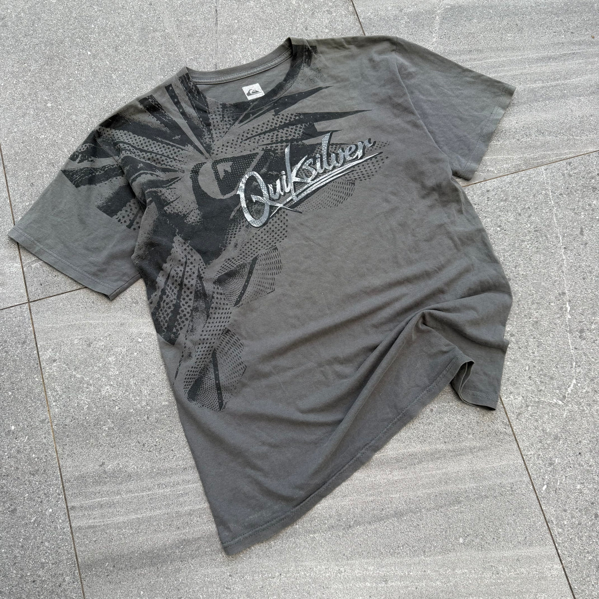 quiksilver grail tee - M