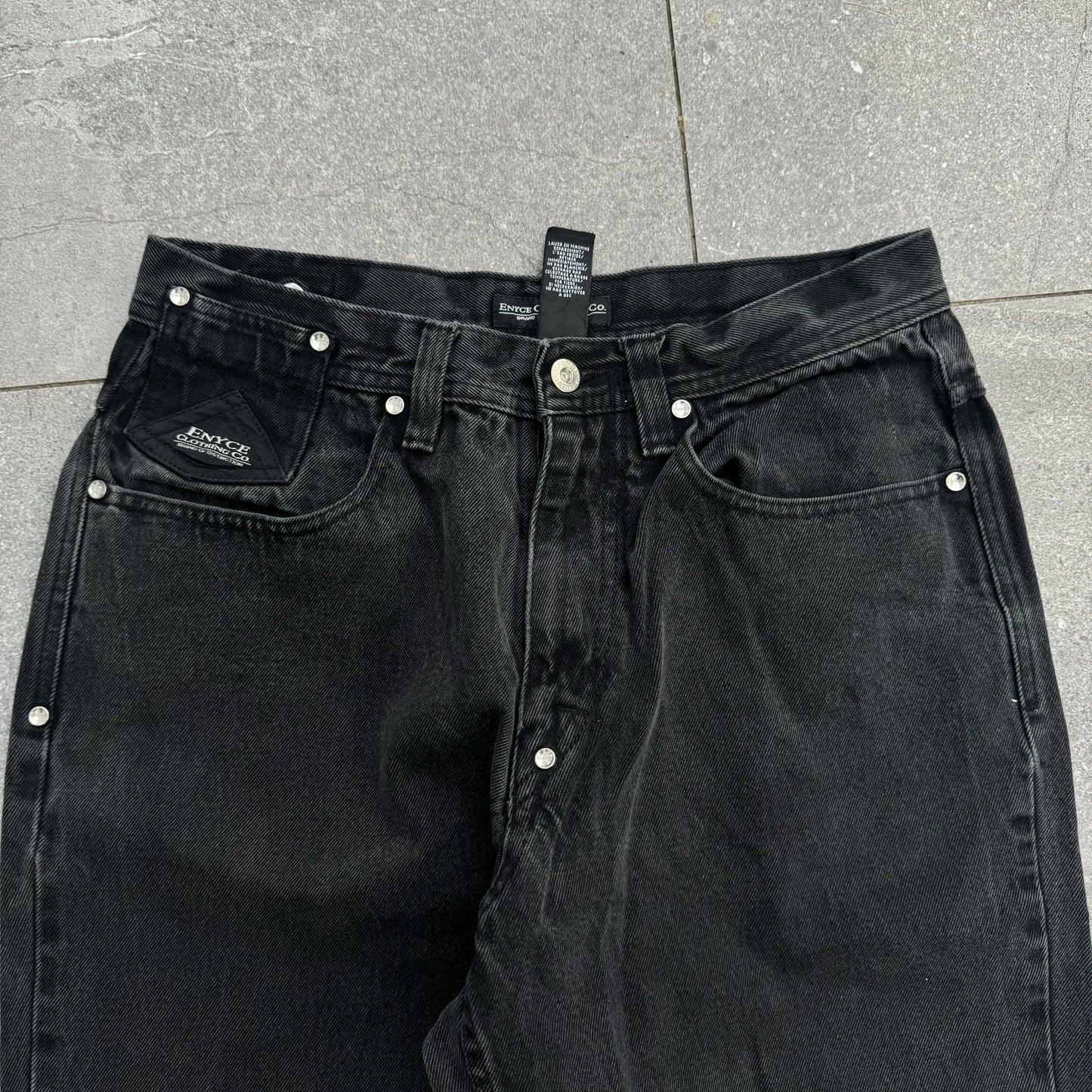 enyce daily’s - 30x29”