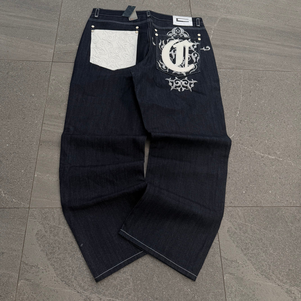 deadstock coogi jeans - 40x34”