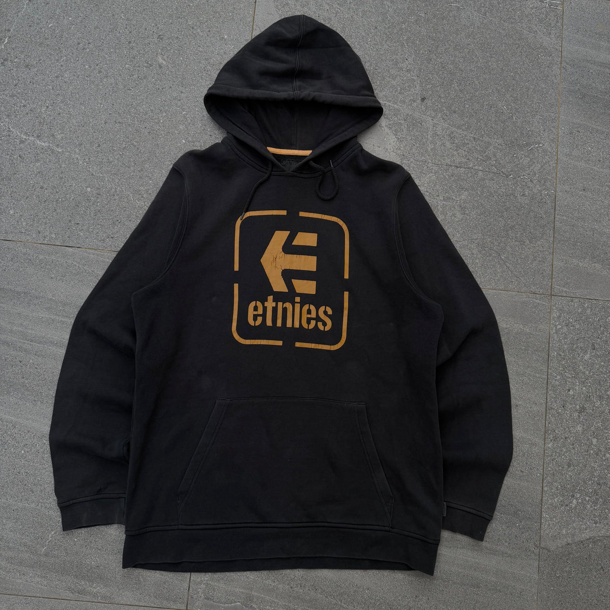 2000s etnies logo hit - L
