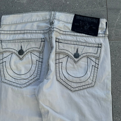 white trueyz - 36x31”