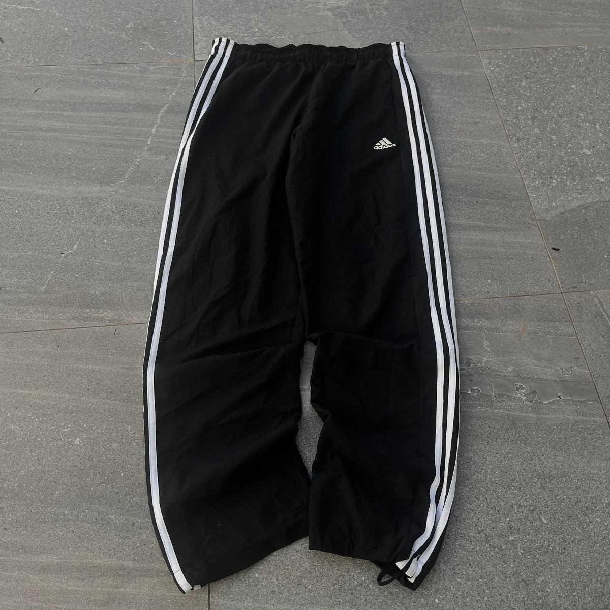 triple stripe adidas trackpant - 32”