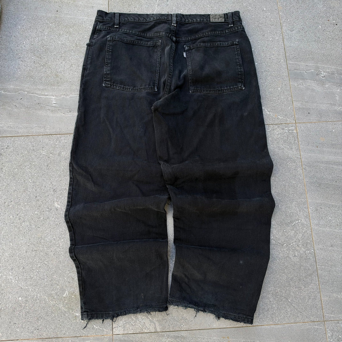 2001 silvertab ‘baggy’ - 40x31”