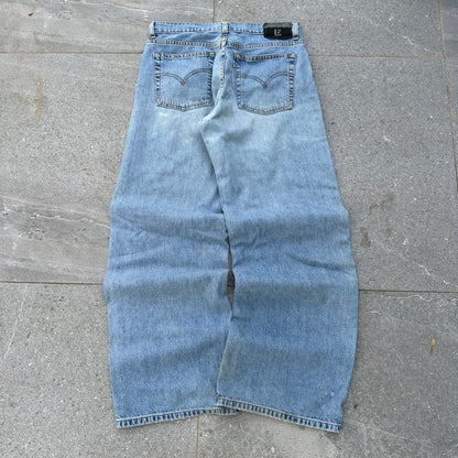 beautiful pair. 1998 levi’s L2 jeans - 32x31”
