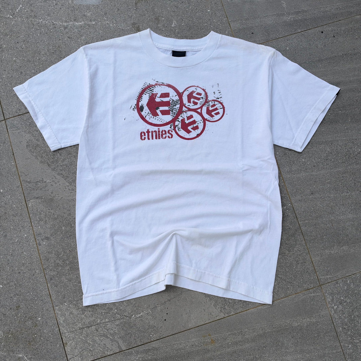 grail etnies logo tee - M