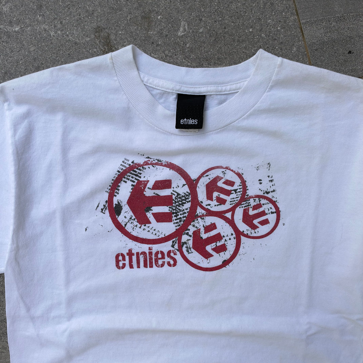 grail etnies logo tee - M