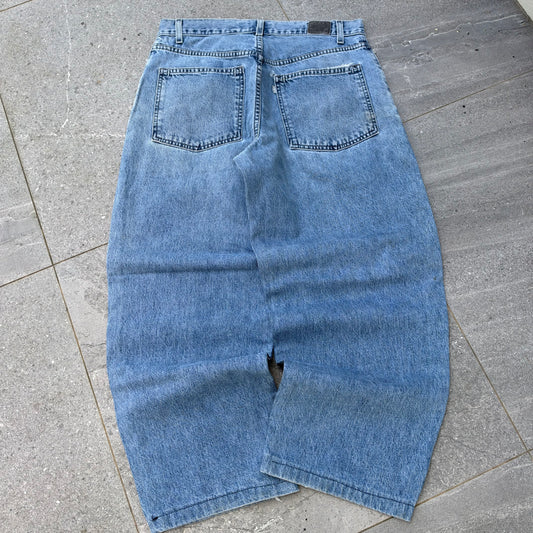 2001 silvertab ‘baggy’ - 33x29”