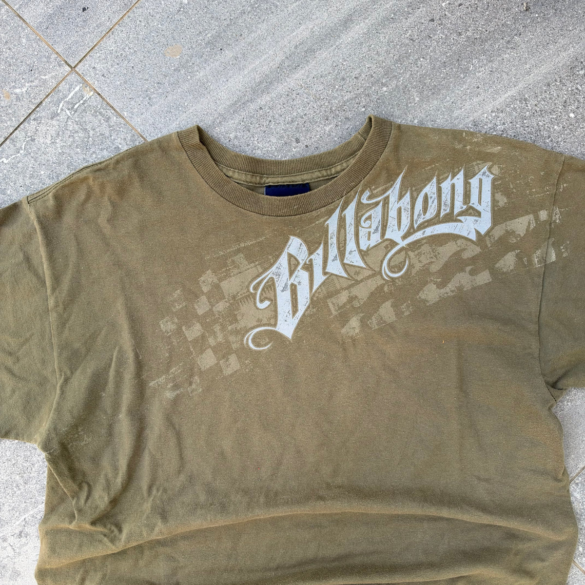 beautiful 2000s billy tee - M