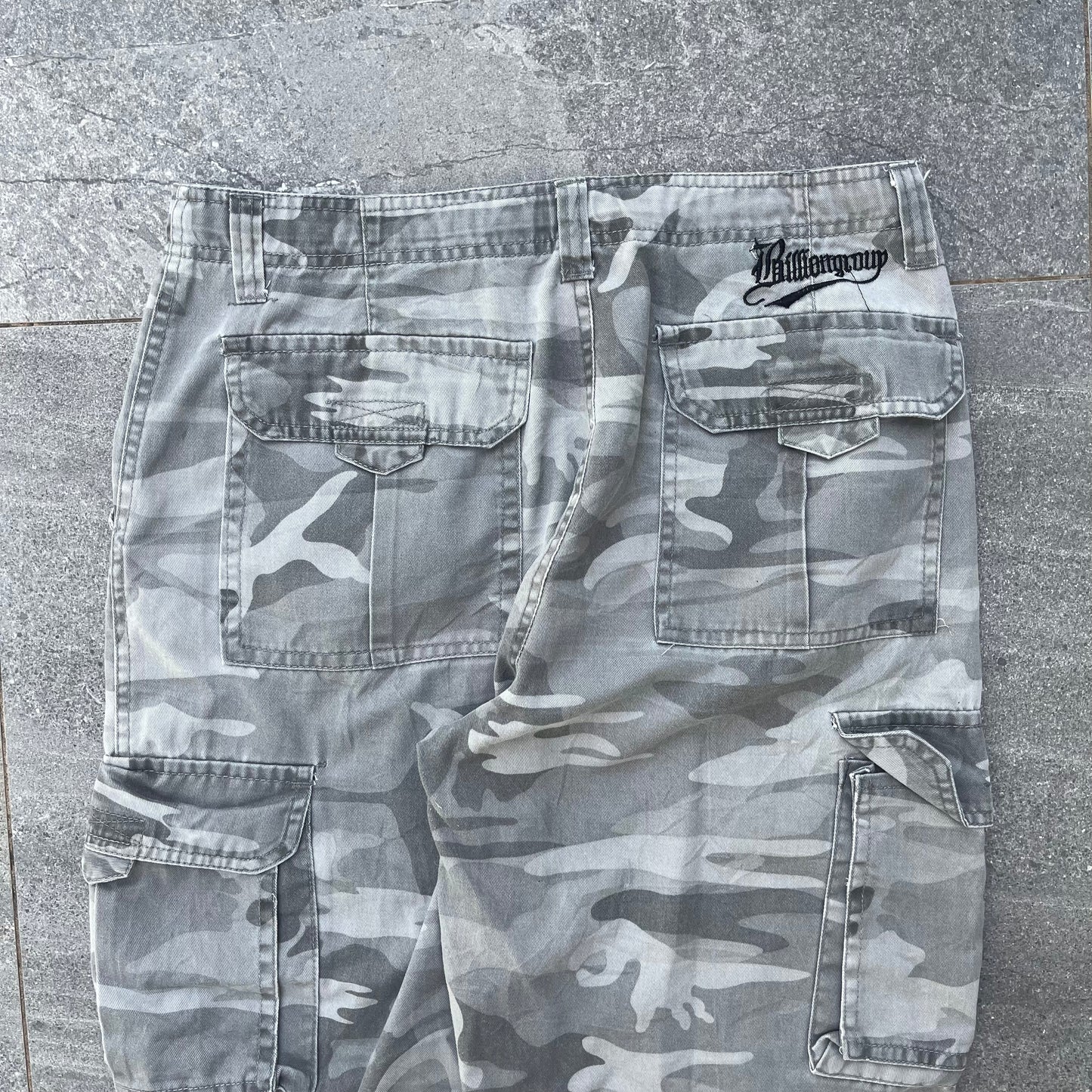 toughhhh snow camo cargos - 31x27”