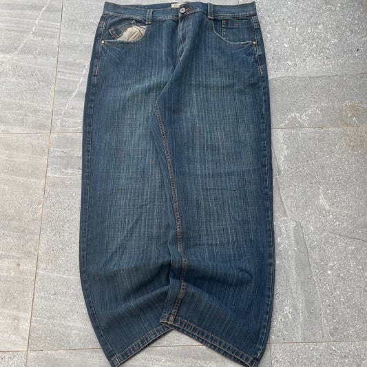 basic code embroidered jeans - 40x32”