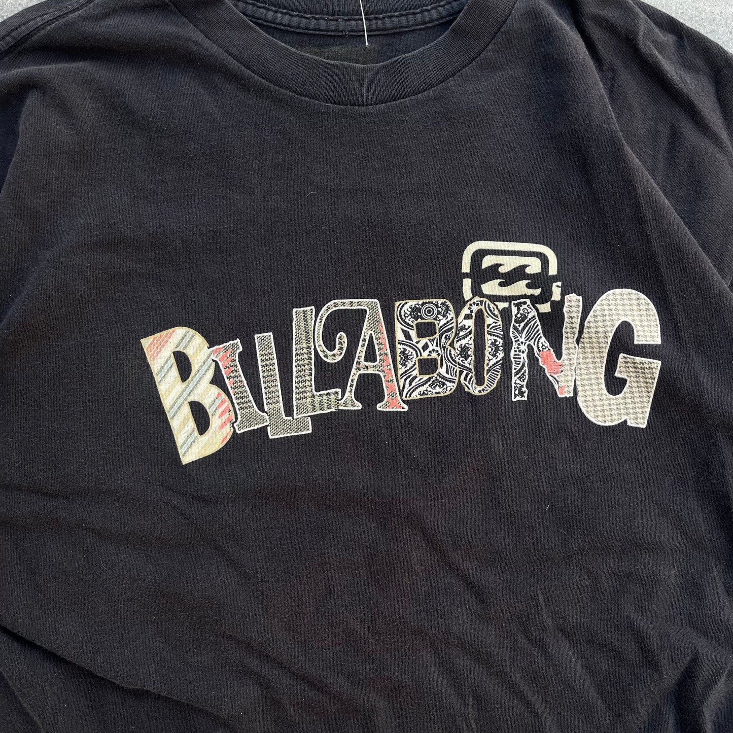 billabong patchwork tee - L
