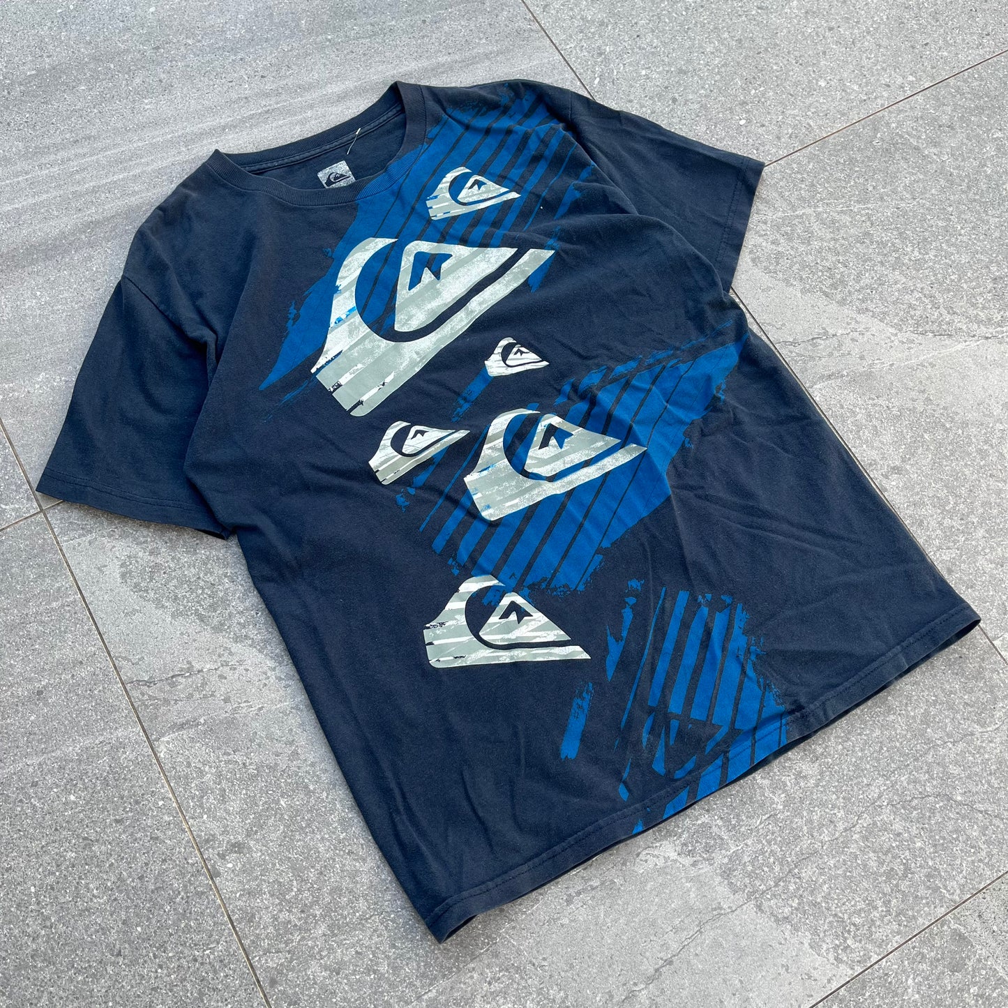 OG quiksilver repeat tee - M