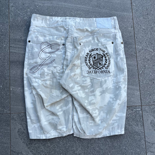 gotcha golf camp shorts -32x11”