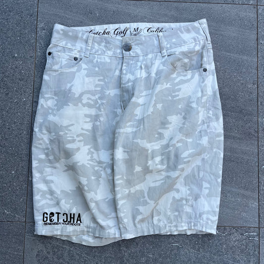 gotcha golf camp shorts -32x11”